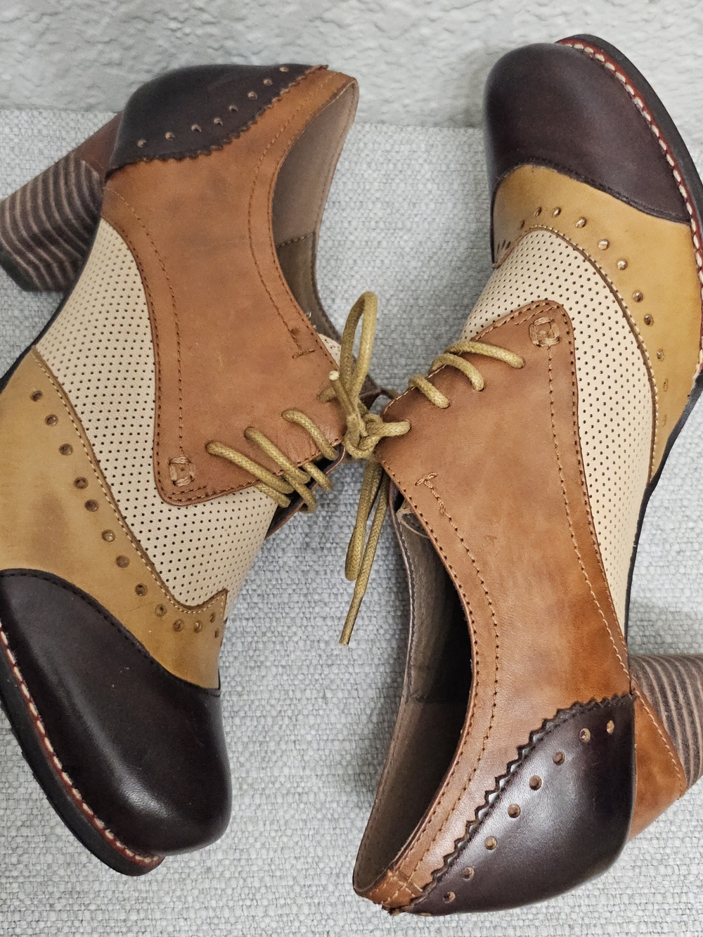 L'Artiste Bardot Oxford Heels EU 41 US 10 Brown Leather Perforated Lace Up - Picture 3 of 7